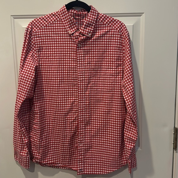 Vineyard Vines Mens Size Medium Checkered Button Down Red and White - Picture 1 of 5